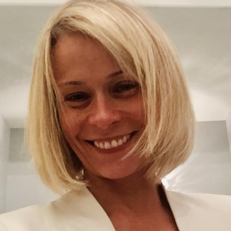Dr.  Romy  Nitsch